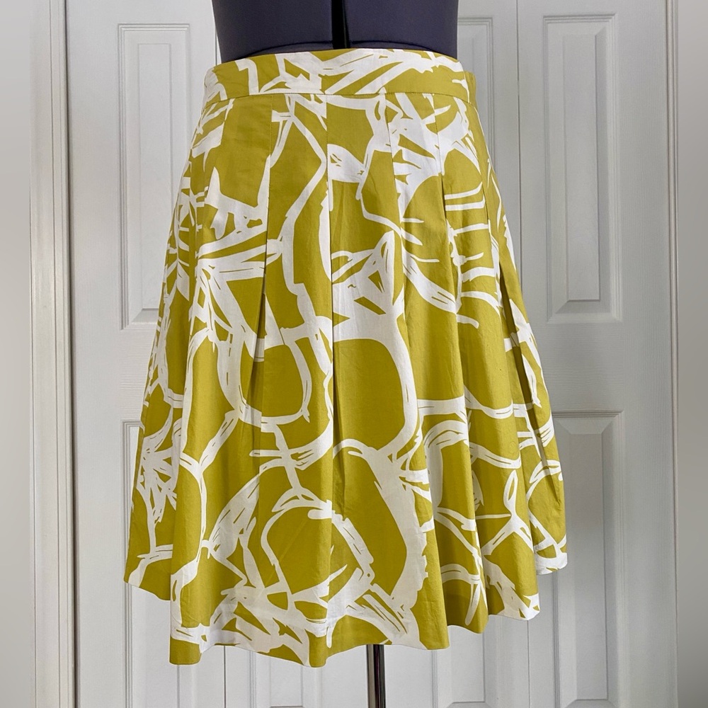 H&M Chartreuse Fully-Lined Graphic Pleated Skirt